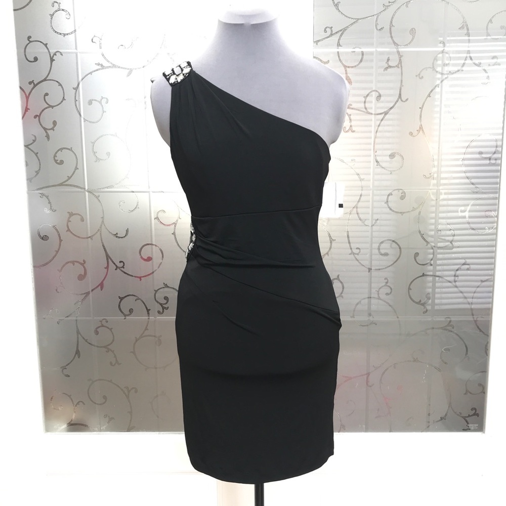 NWT- RUBY ROX -M- little black cocktail dress